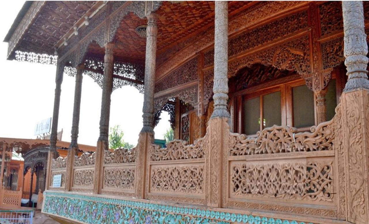 De Laila House Boat By Sterling Hotel Srinagar  Exterior photo