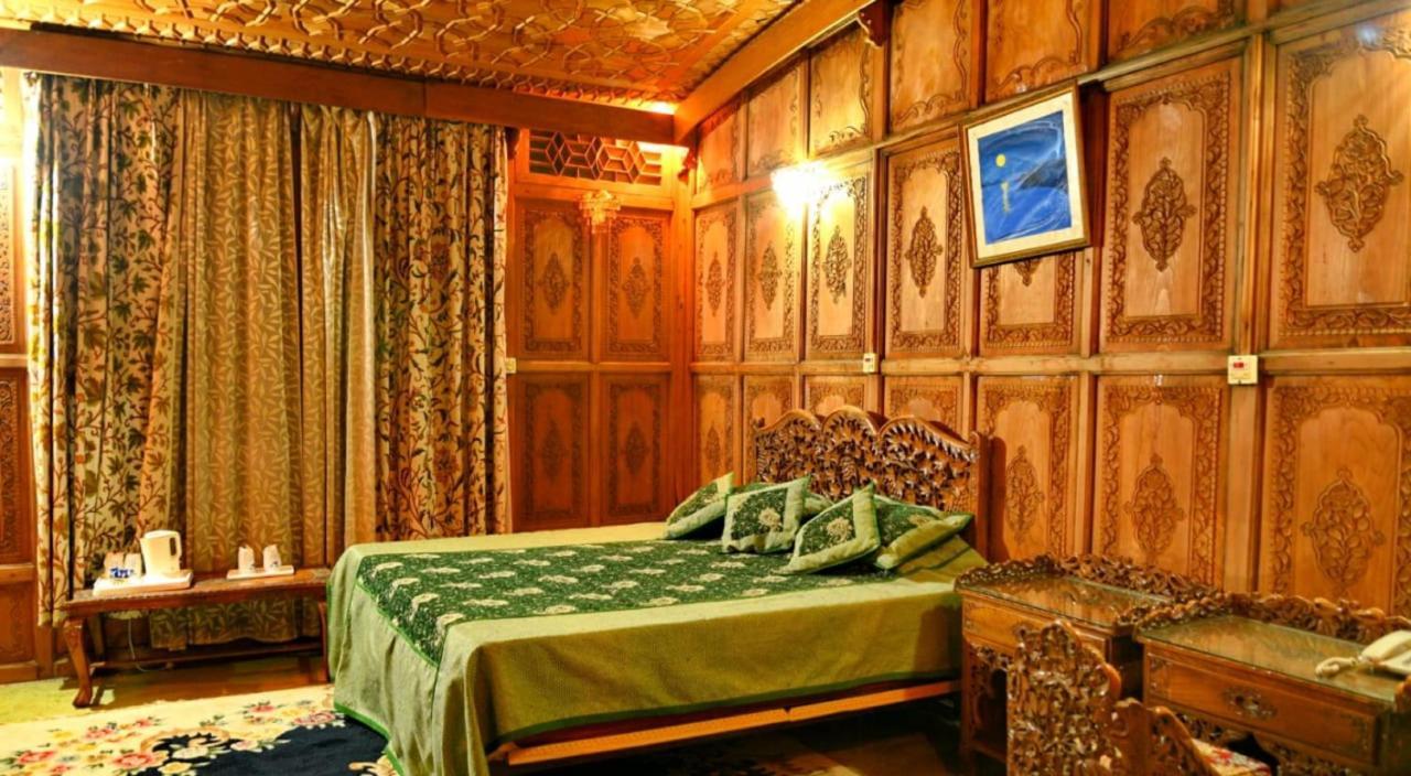 De Laila House Boat By Sterling Hotel Srinagar  Exterior photo